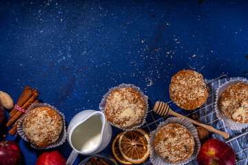 Wall Mural - Apple pie crumble muffins