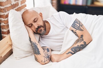 Poster - Young bald man lying on bed sleeping at bedroom