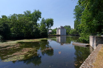 Canvas Print - Loiret river in Saint-Hilaire-Saint-Mesmin village. 