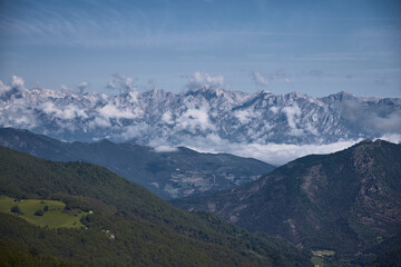  Peaks of Europe. System belonging to the Cantabrian Mountains, in the regions of Asturias