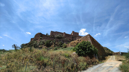 Wall Mural - Castillo de Alburquerque-Badajoz-Extremadura-Pueblo medieval