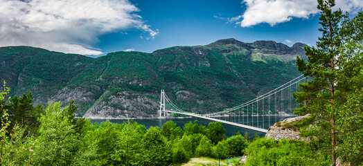 Wall Mural - Hardangerbrücke überden Hardangerfjord in Norwegen