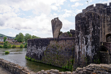 Wall Mural - Leaning South East tower at Caerphilly Castle - Caerphilly - Wales