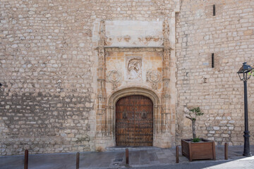 Wall Mural - La Magdalena Church Door - Jaen, Spain