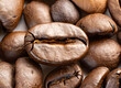 Frisch geröstete Kaffeebohnen Nahaufnahme – Aromatischer Genuss