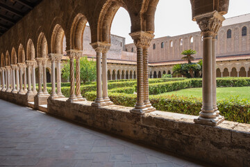 Canvas Print - Cloister of Monreale cathedral, Sicily, Italy