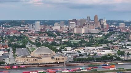 Wall Mural - Cincinnati Downtown aerial view on twinlight, Unio Terminal in the background