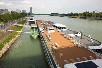 river seine city