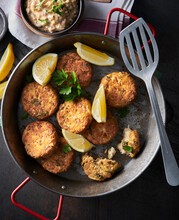 Crab Cakes With Remoulade Sauce