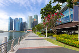 Fototapeta Londyn - Promenade and office buildings on Collyer Quay, Singapore