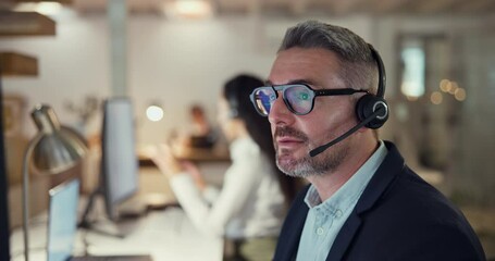 Aufkleber - Callcenter agent, computer and man consulting with advice, lead generation or help desk worker with sales. Phone call, telecom office and customer support consultant with deal info at service agency.