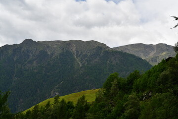 Wall Mural - Schöne Landschaft mit Bergen im Schnalstal in Südtirol 