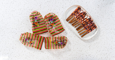 Sticker - Halloween chocolate-covered pretzel rods