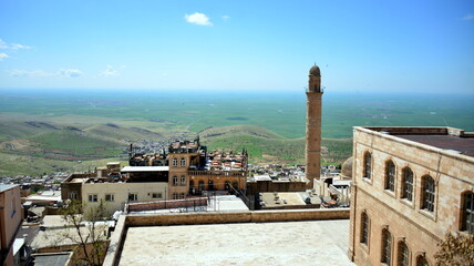 Wall Mural - Mardin is a city in southeastern Turkey. Known for its Arab architecture and for its strategic position. From its altitude and rocky buttresses it allows you to dominate northern Mesopotamia