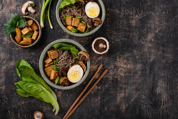 Soba noodle with tofu and mushroom