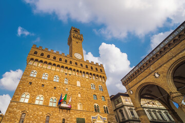 Wall Mural - View of Palazzo Vecchio in downtown Florence, Italy