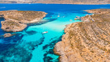 Fototapeta Uliczki - View of Blue Lagoon paradise Malta, Europe. Azure sea, Comino island