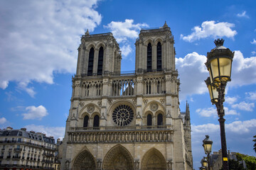 Wall Mural - Notre-Dame de Paris Cathedral on a Summer Day - France