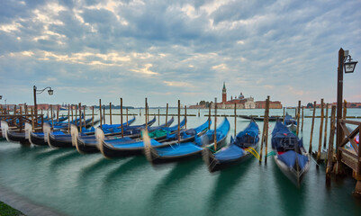 Canvas Print - View of the canal in the morning at dawn. Venice.