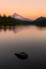 Wall Mural - Summer sunset on the mountain lake