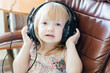 © Анна Молько - little child listening to music