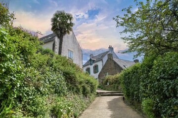 Canvas Print - Brittany, Ile aux Moines island, typical houses in the village
