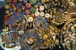 Verzierte Gegenstände (Mitbringsel) in Marrakesch auf dem Markt, Döschen, Löffelchen, Fingerhüte, Öllämpchen