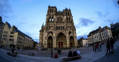 Wall Mural - A timelapse of the cathedral of Amiens at dusk