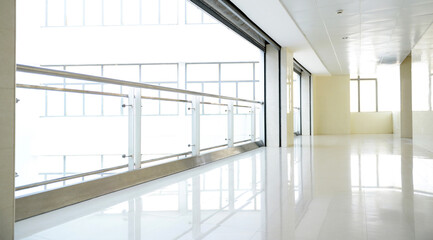 Canvas Print - Empty corridor in a modern building