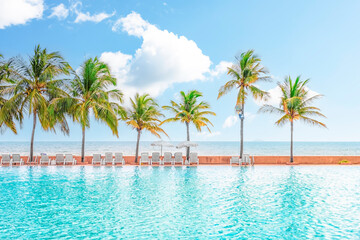 Wall Mural - Swimming pool on the beach in Thailand