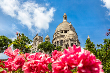 Wall Mural - Basilica of the Sacred Heart at Montmartre hill in Paris, France