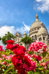 Wall Mural - Basilica of the Sacred Heart at Montmartre hill in Paris, France