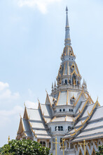 Roof Of The Chapel Of Wat Sothon Wararam Worawihan. A Public Temple In Chachoengsao Province, Thailand
