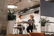 © qunica.com - Two colleagues brainstorming