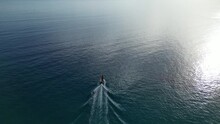 Toma Desde Un Drone De Un Bote Rustico En Una Playa Del Caribe