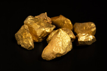 Poster - The pure gold ore found in the mine on black background