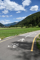 Canvas Print - pista strada ciclabile val di sole 