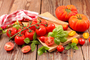 Wall Mural - assorted of colorful fresh tomatoes