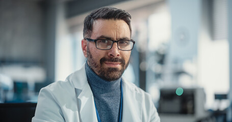 Aufkleber - Portrait of Handsome Man Wearing Glasses and a Lab Coat Looking at the Camera. Senior Engineer Pursuing Scientific Career. Professional and Successful Laboratory Expert Posing with Confidence