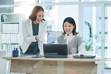 Poster - Business people, laptop and training, support or feedback for copywriting, online marketing and website support. Professional asian women, editor or mentor and teamwork and advice on office computer