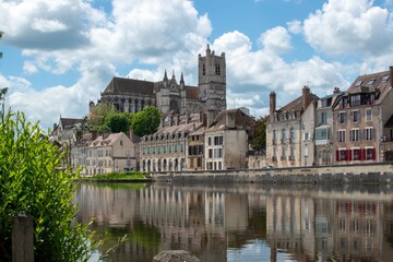 Photo de la ville d'Auxerre depuis les quais