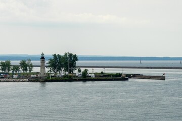 Sticker - Picturesque view of the Buffalo Main Light lighthouse situated on an island