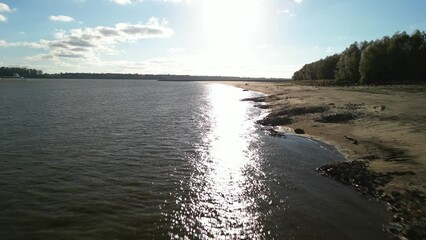 Canvas Print - Drone footage of shiny Mississippi River coast with Memphis Skyline