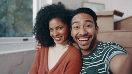 Canvas Print - Selfie, homeowners and couple with property, excited and box with property, post and social media. Face, people and man with woman, memory and profile picture with new house, moving and mortgage loan