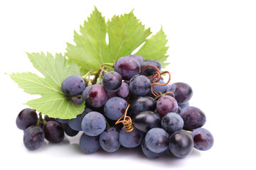 Poster - Bunch of grapes isolated on white