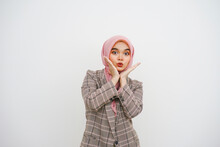 Image Of Excited Young Muslim Businesswoman Pink Hijab Standing Isolated Over White Background. Looking Camera.