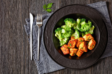 Poster - baked salmon bites with steamed broccoli florets