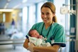 krankenschwester oder ärztin mit einem neugeborenen kind. baby im arm nach der geburt im krankenhaus.