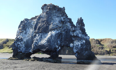 Canvas Print - Hv tserkur, basaltic outcrop, Vatnsnes peninsula, Vestra, Nor urland, Iceland