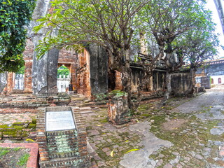 Phra Narai Ratchaniwet Located in Tambon Tha Hin Mueang Lop Buri District Lopburi Province It is a palace built by King Narai the Great in 1666.